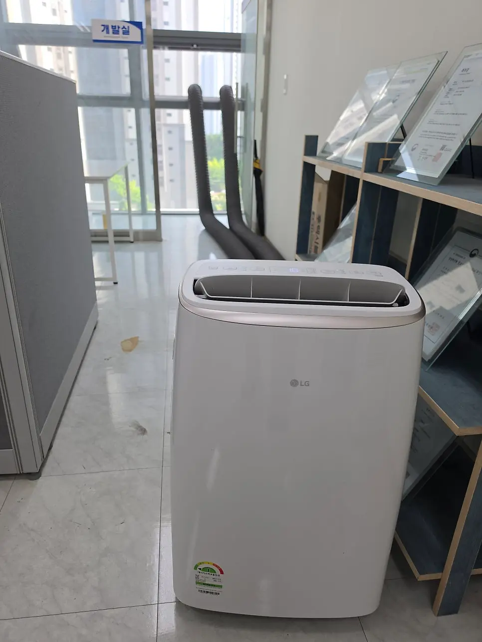 이동식 에어컨 설치 현장 사진