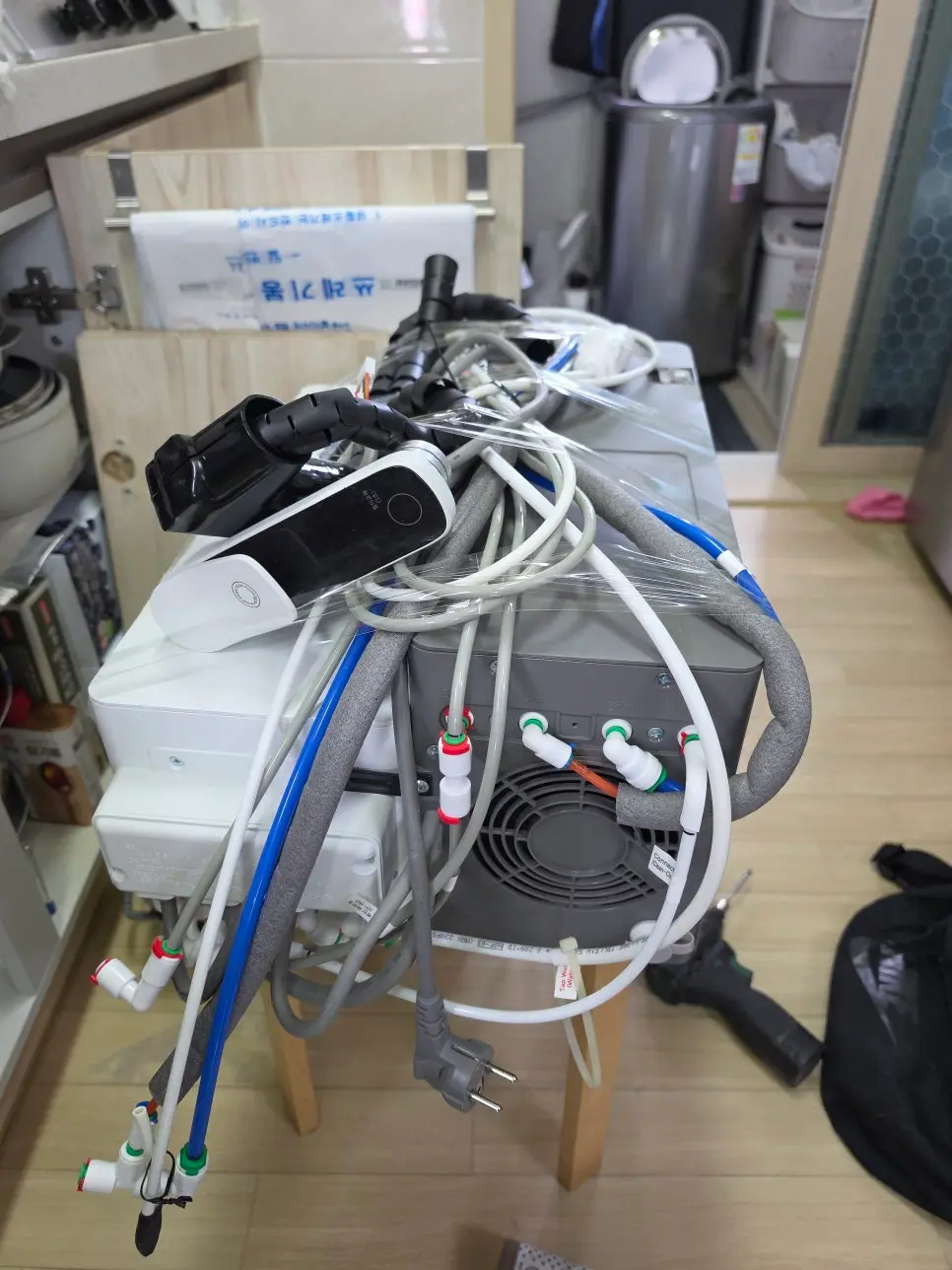 정수기 설치 현장 사진