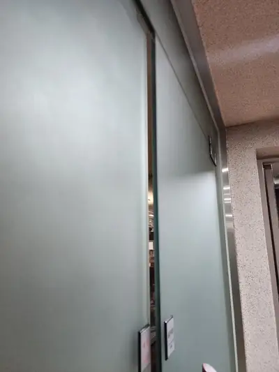 강화유리문 걸림 처짐 수리 방법 비용 현장 사진