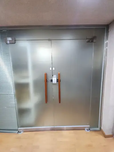강화유리문 걸림 처짐 수리 방법 비용 현장 사진