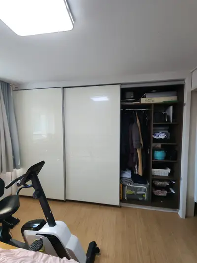 붙박이장이 안열려요 수리업체 현장 사진